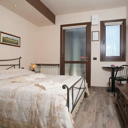 Villarosybeb Pensionat Paruzzaro